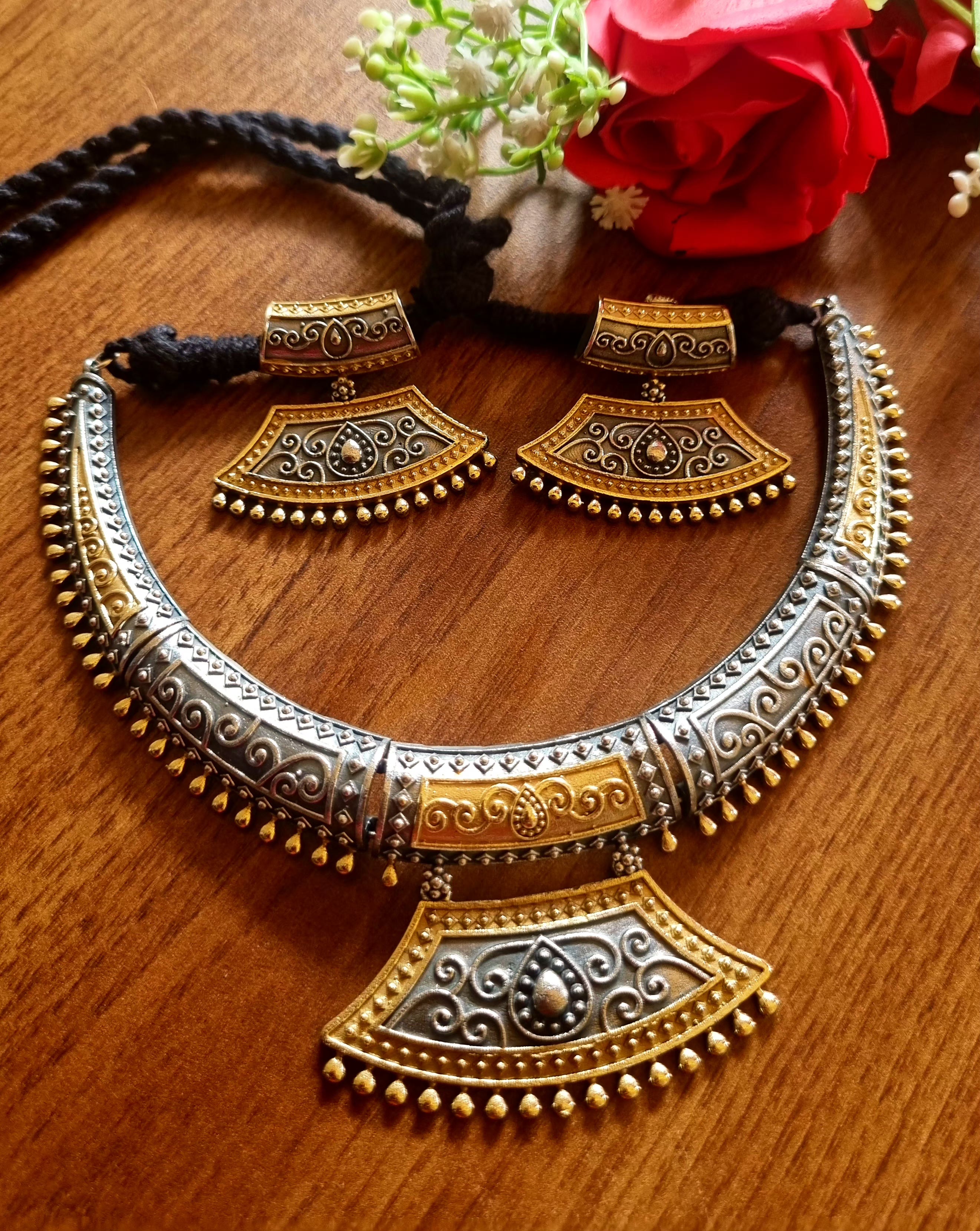 Mrinalini Hasuli Set (DualTone)