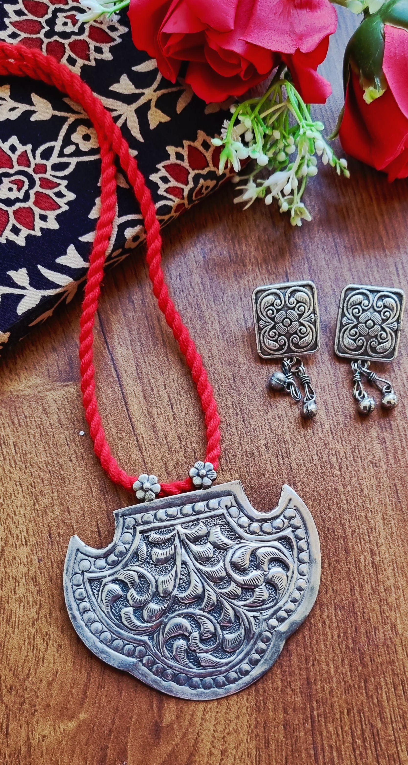 Chitai Long Necklace Set