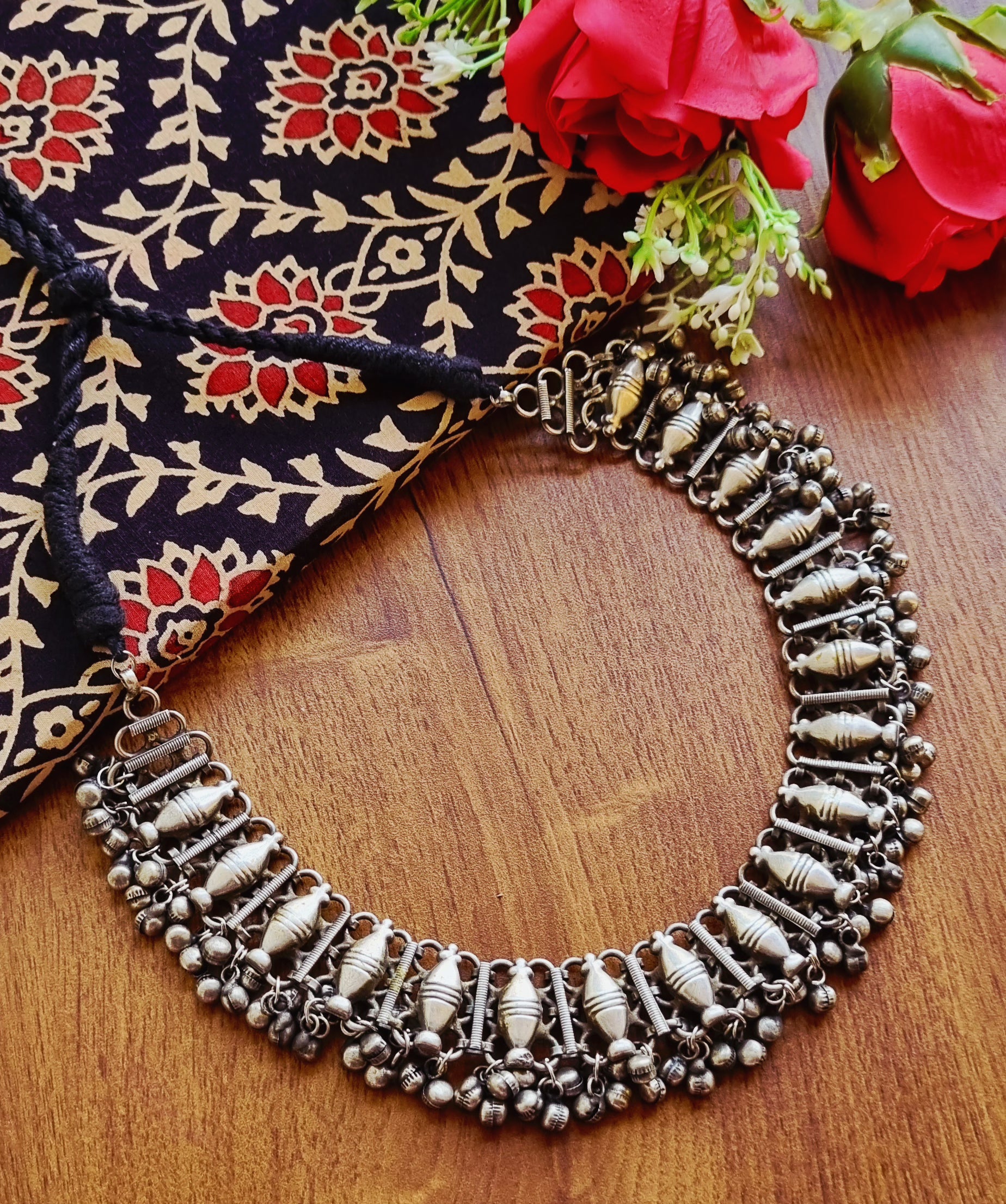 Matsya Neckline