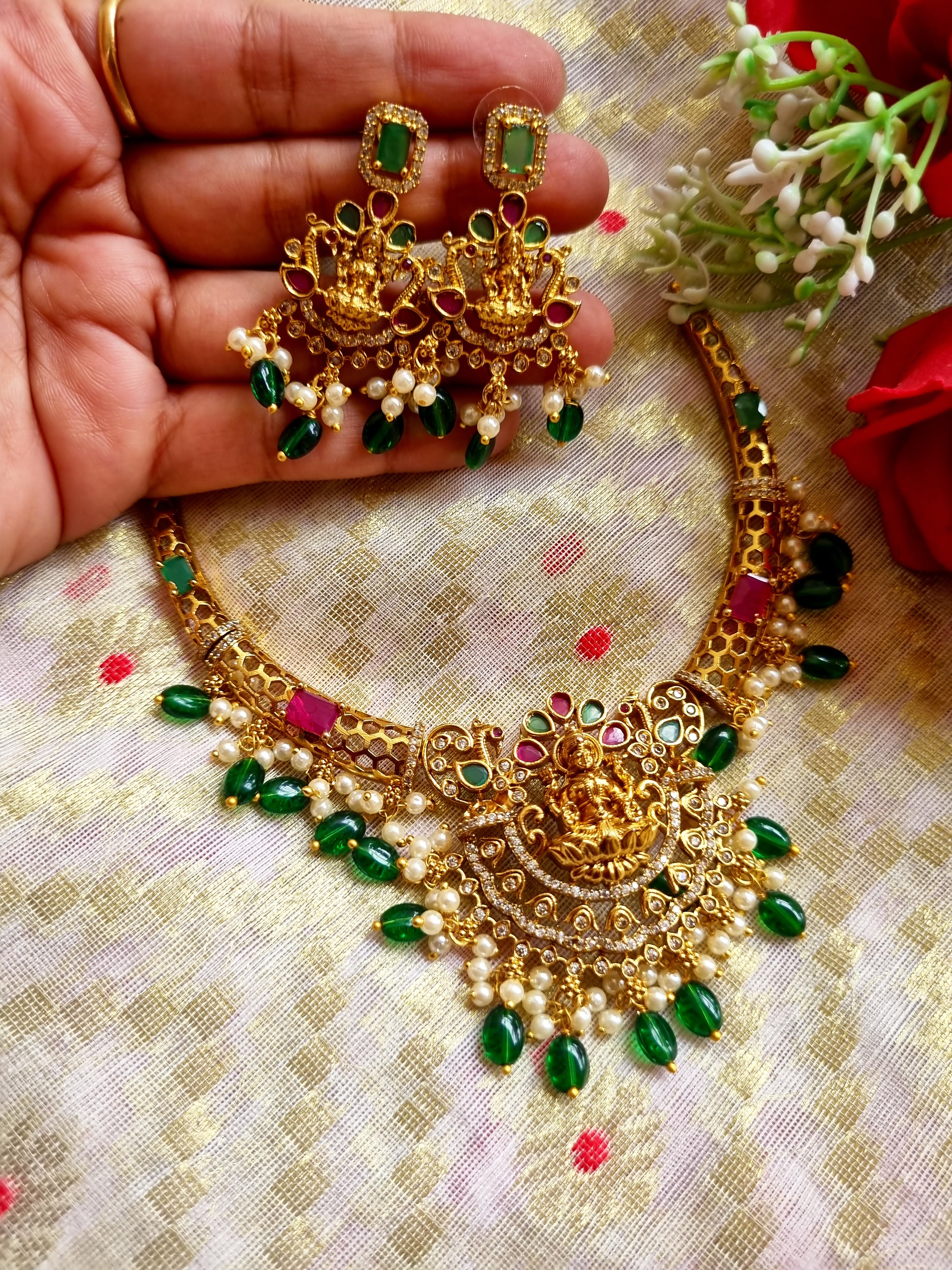 Lakshmi Hasli Set