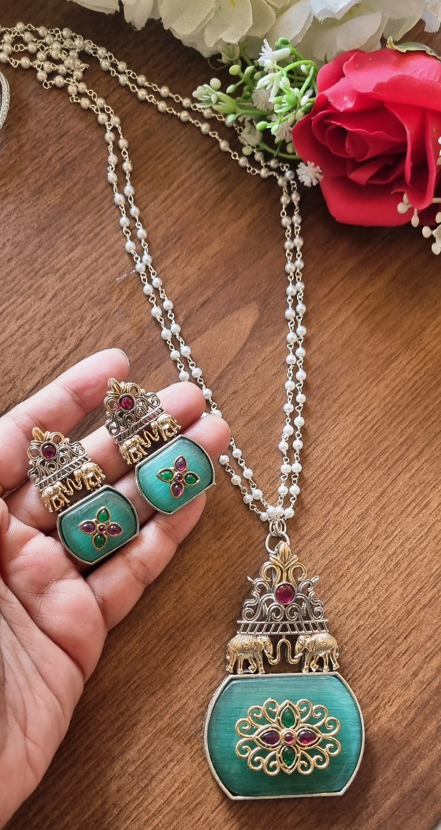 Kavya Pendant Set