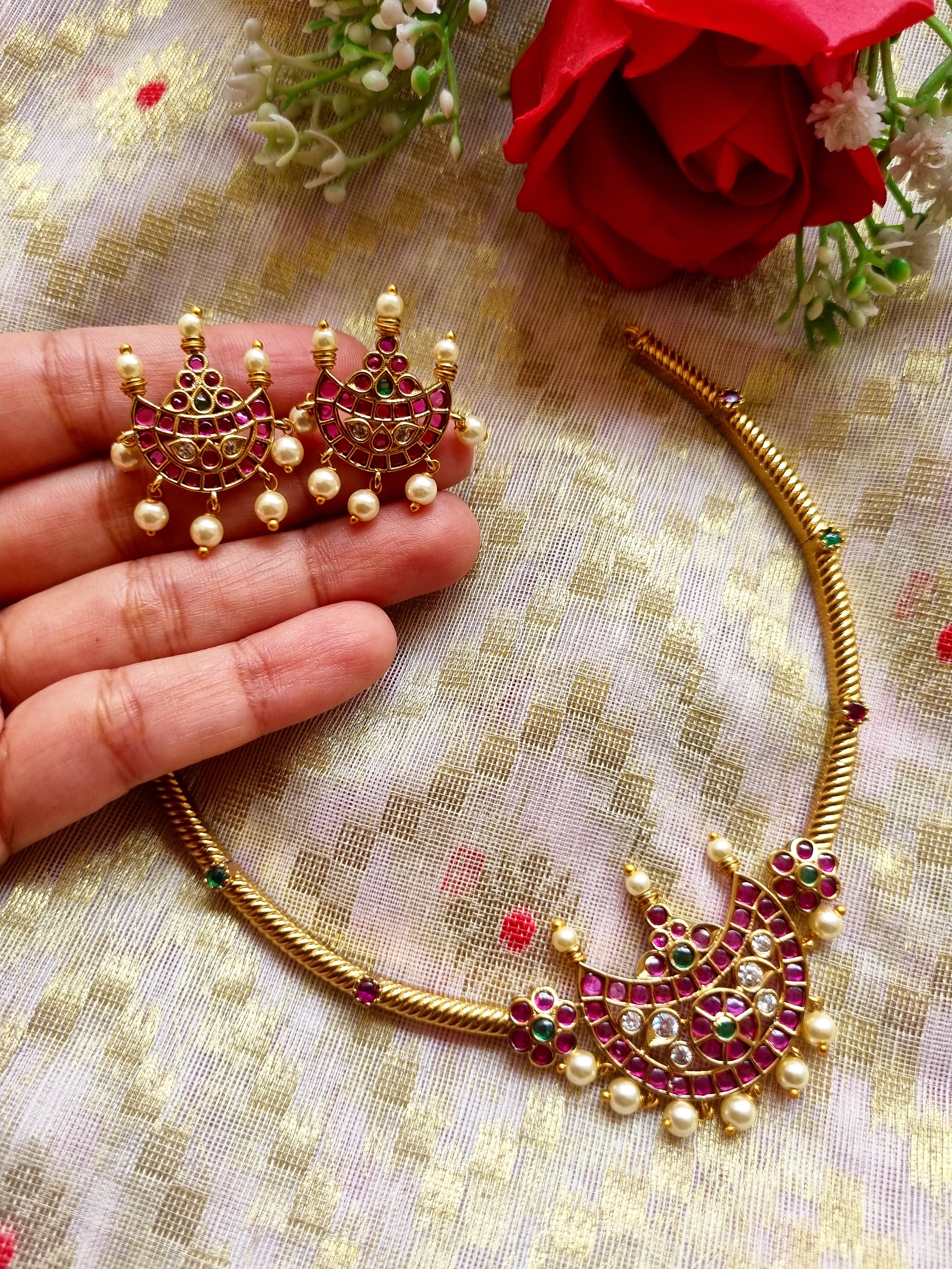 Chandrayee Hasli Set