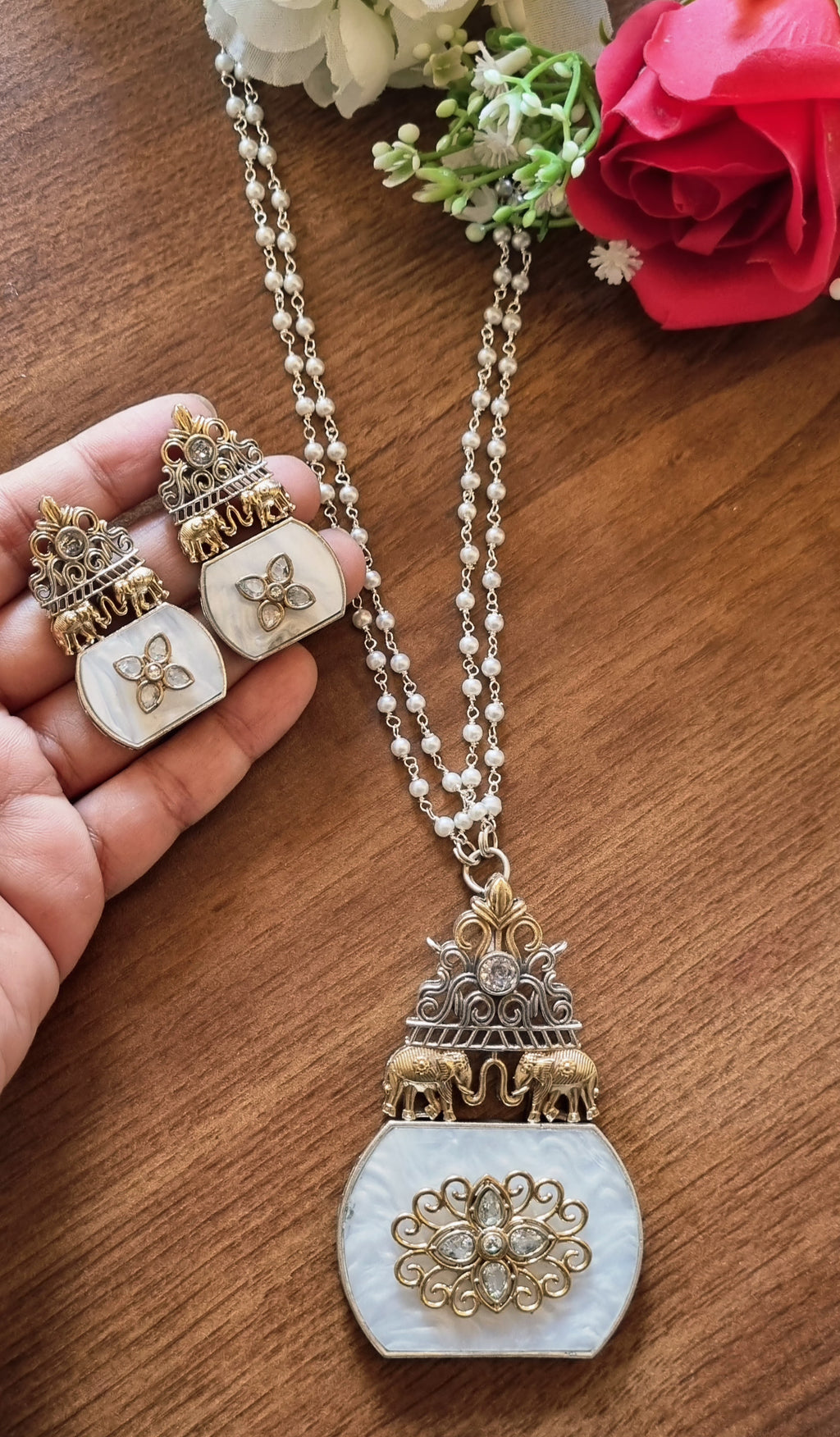 Kavya Pendant Set