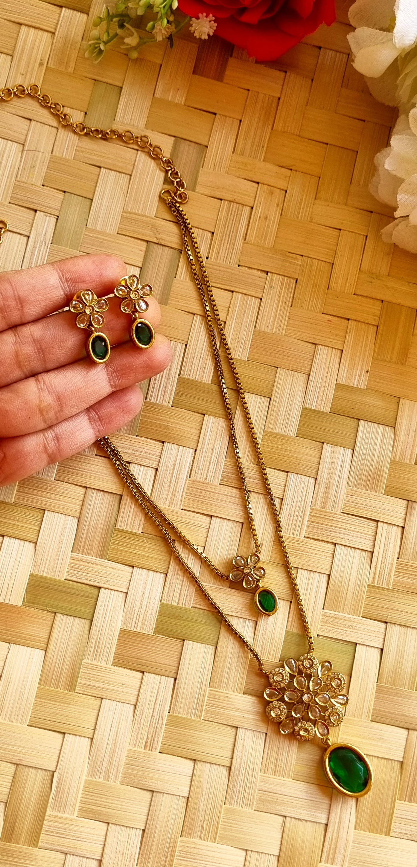 Nitya Pendant Set
