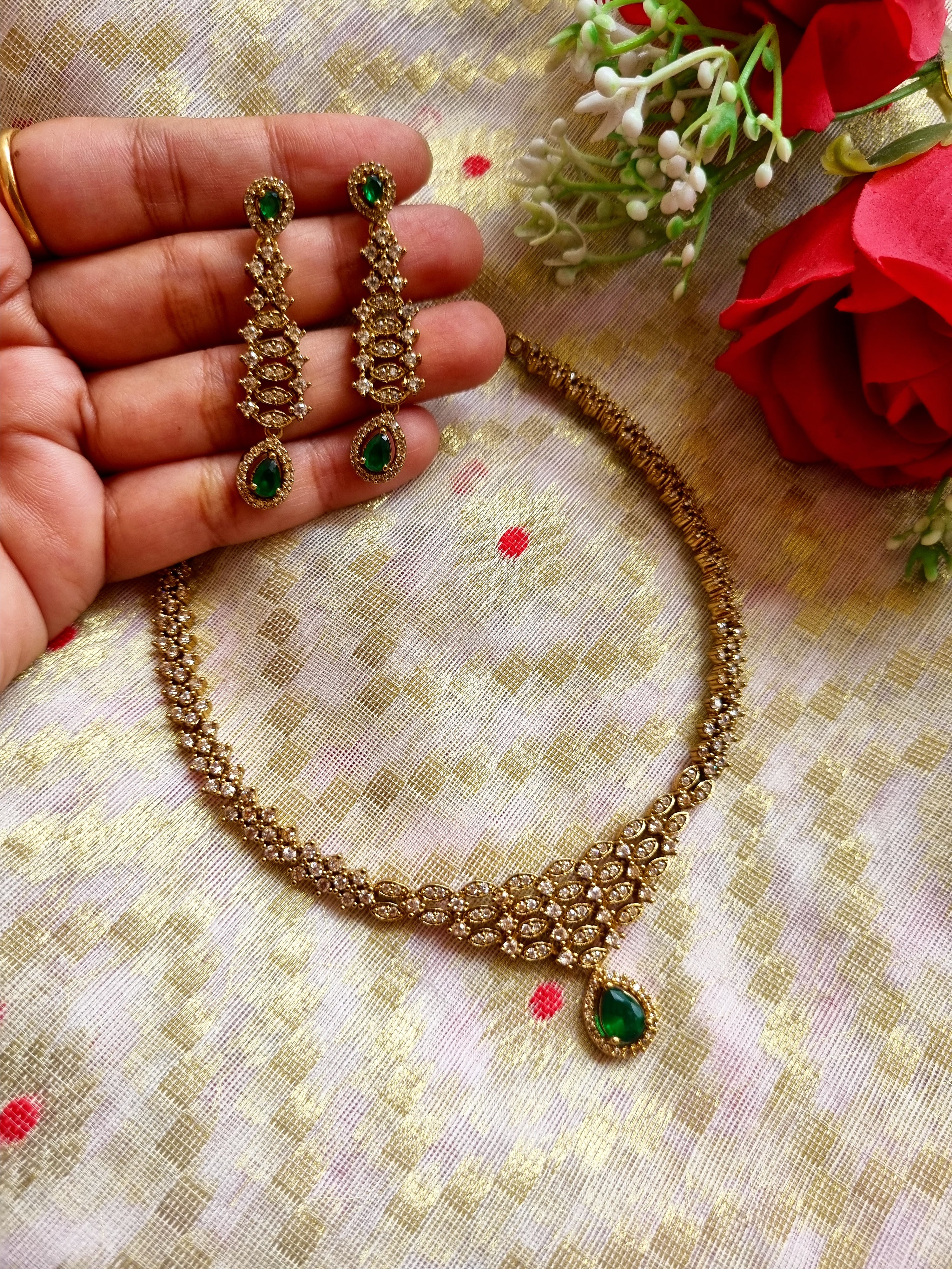 Priti Necklace Set
