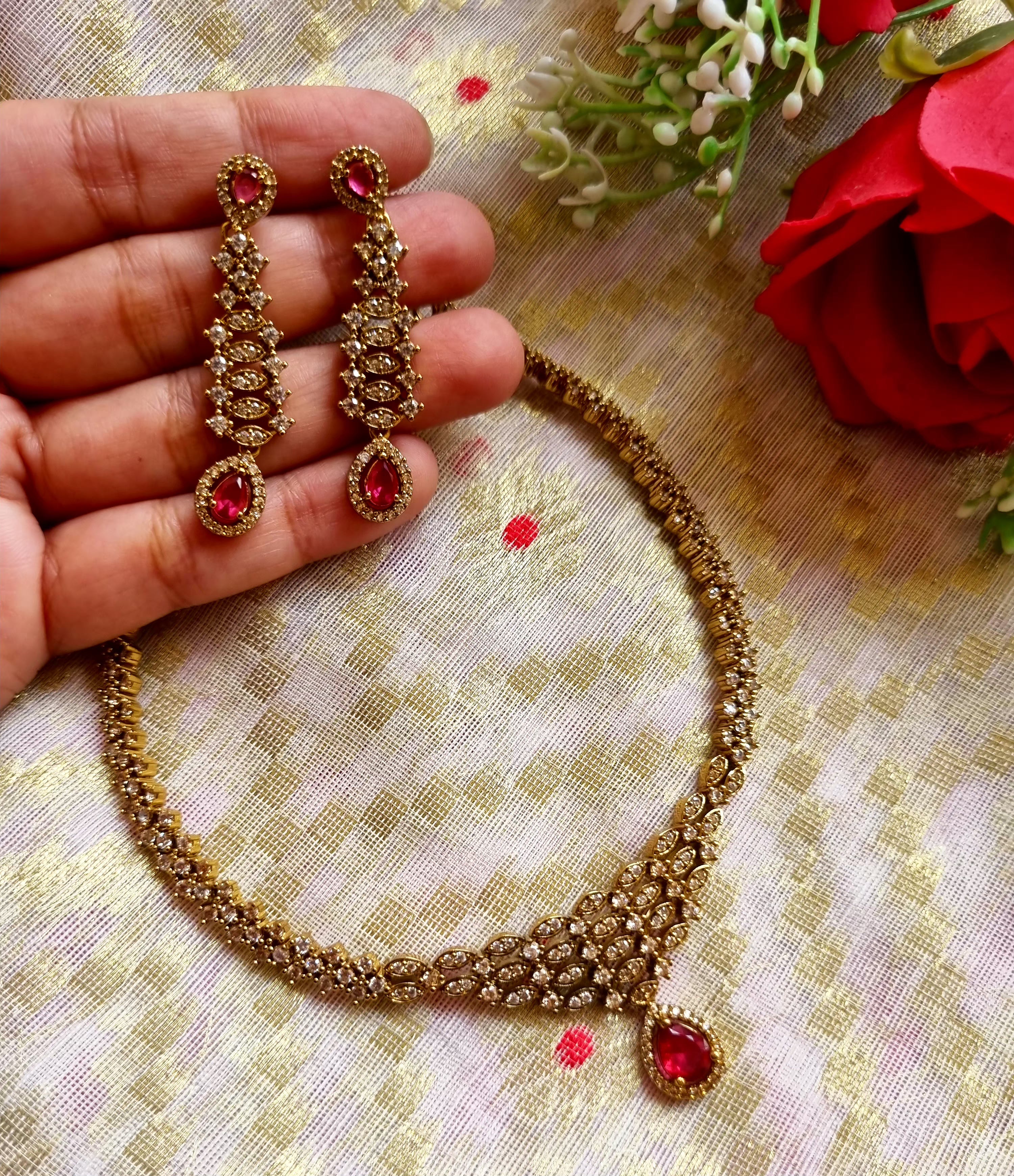 Priti Necklace Set