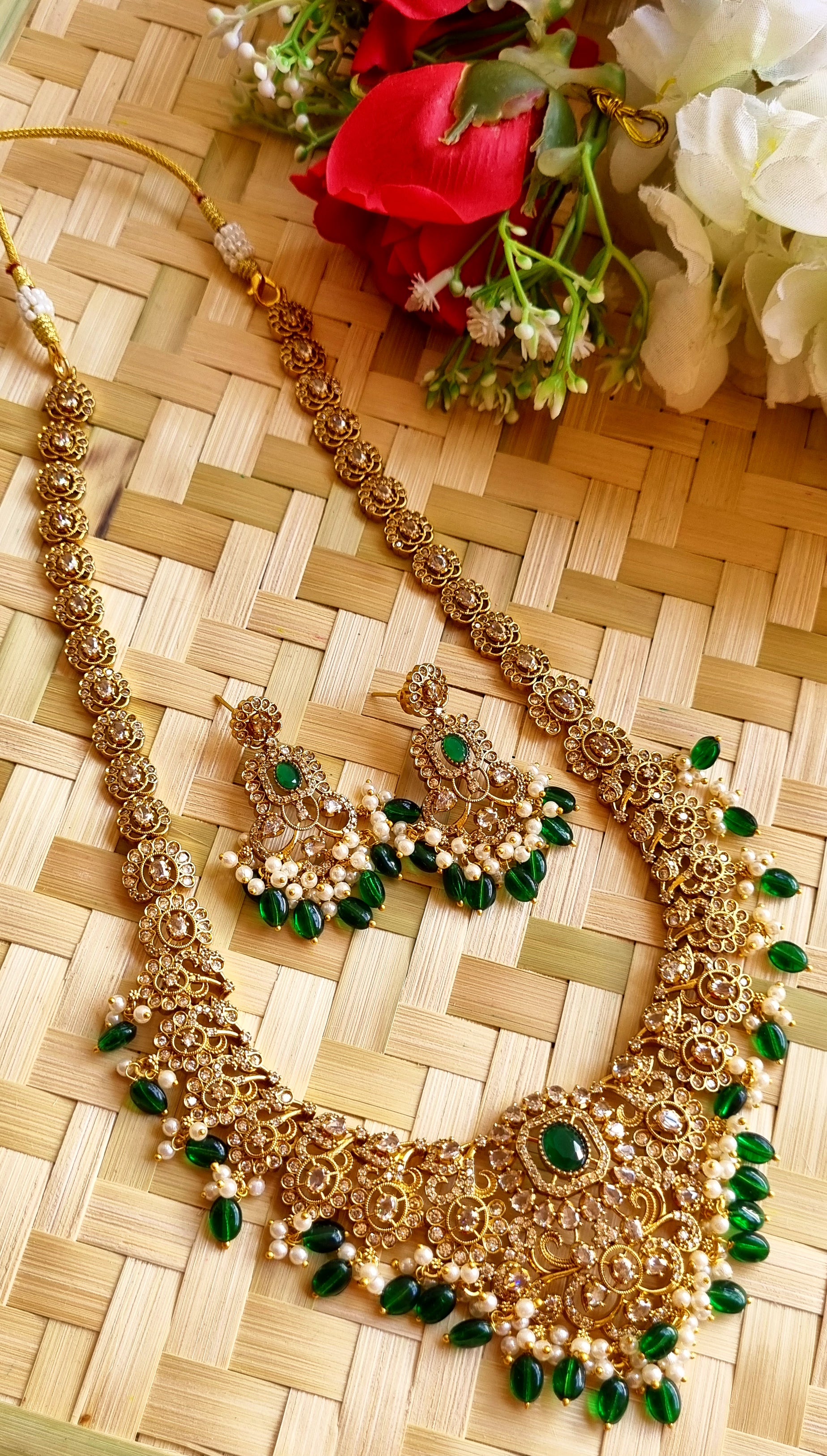 Naaz Necklace Set