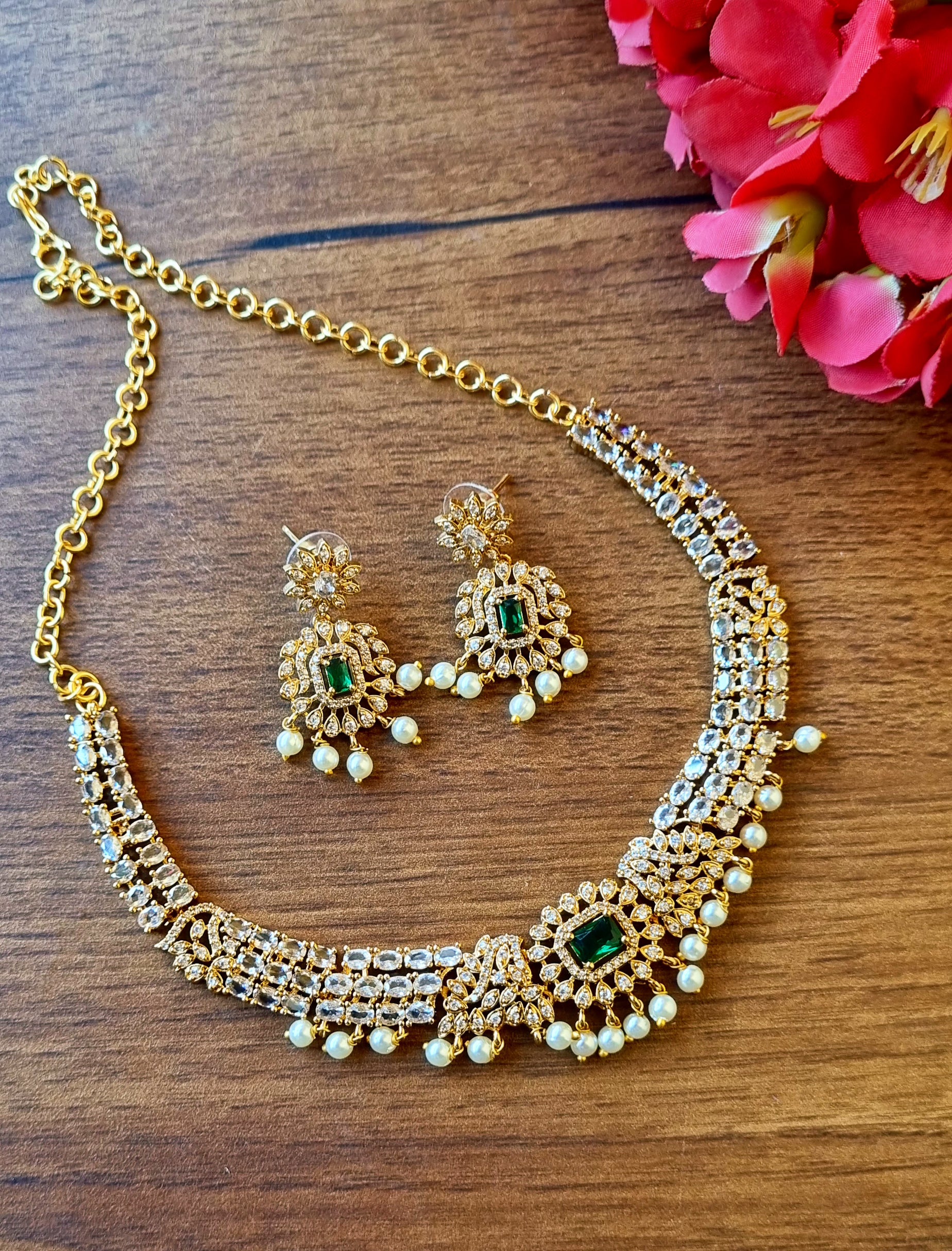 Geetanjali Neckline Set