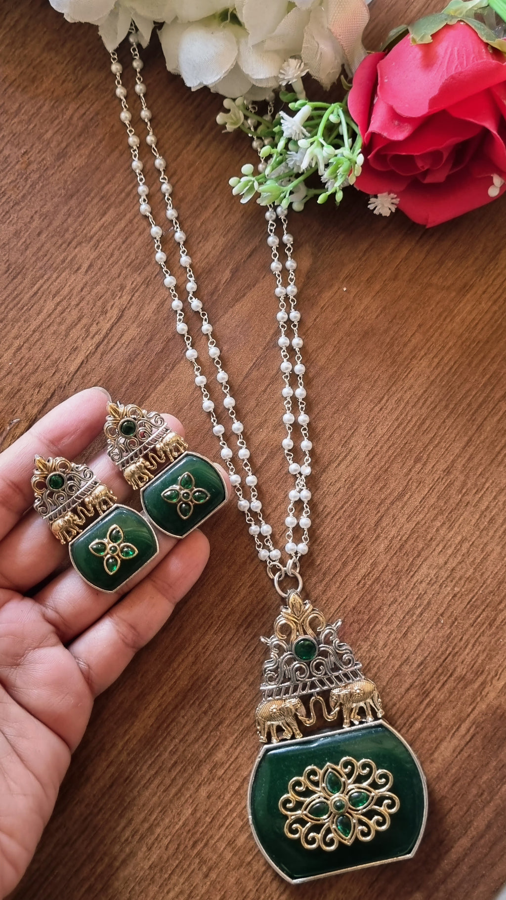 Kavya Pendant Set