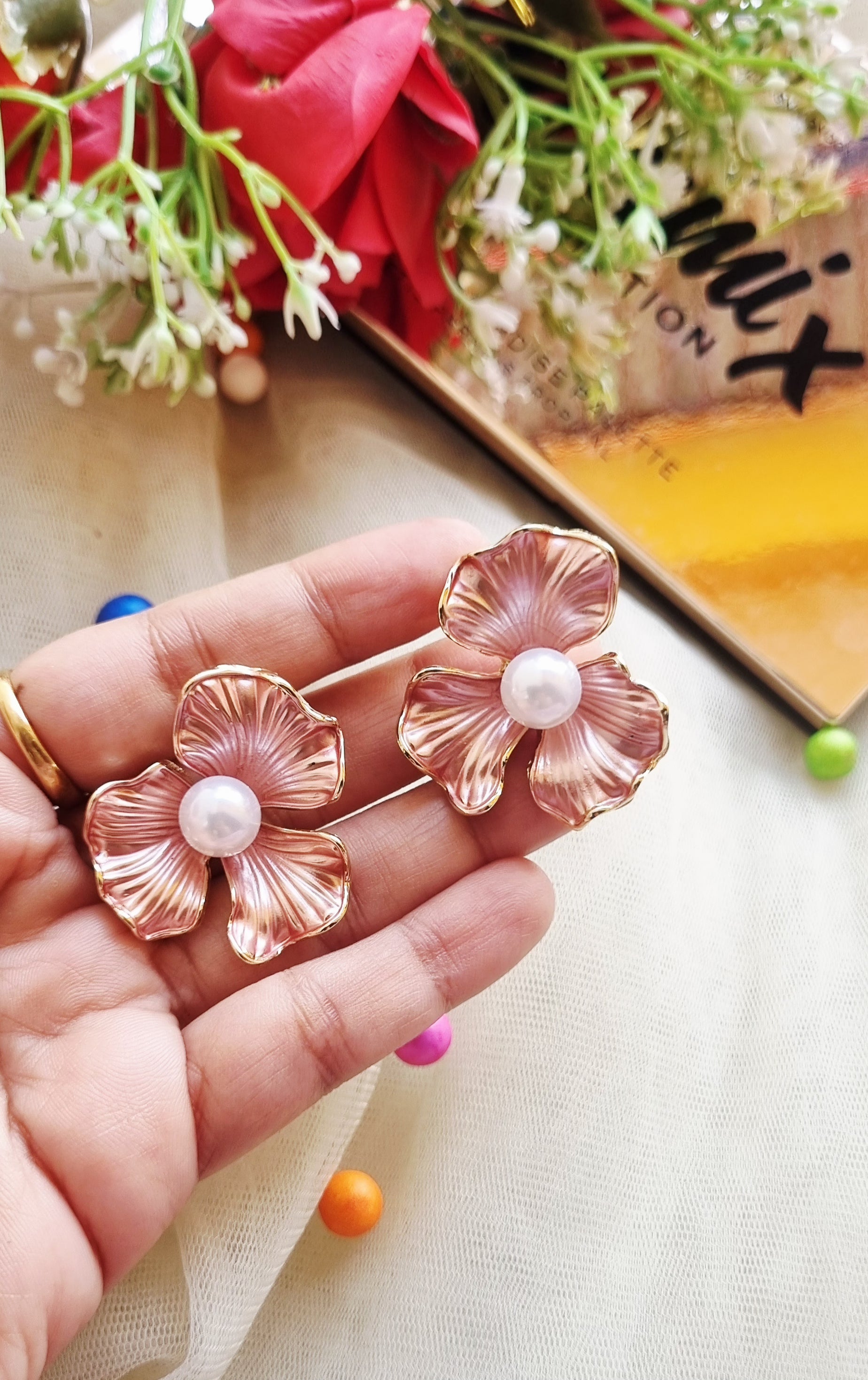 Floral pearl Earrings