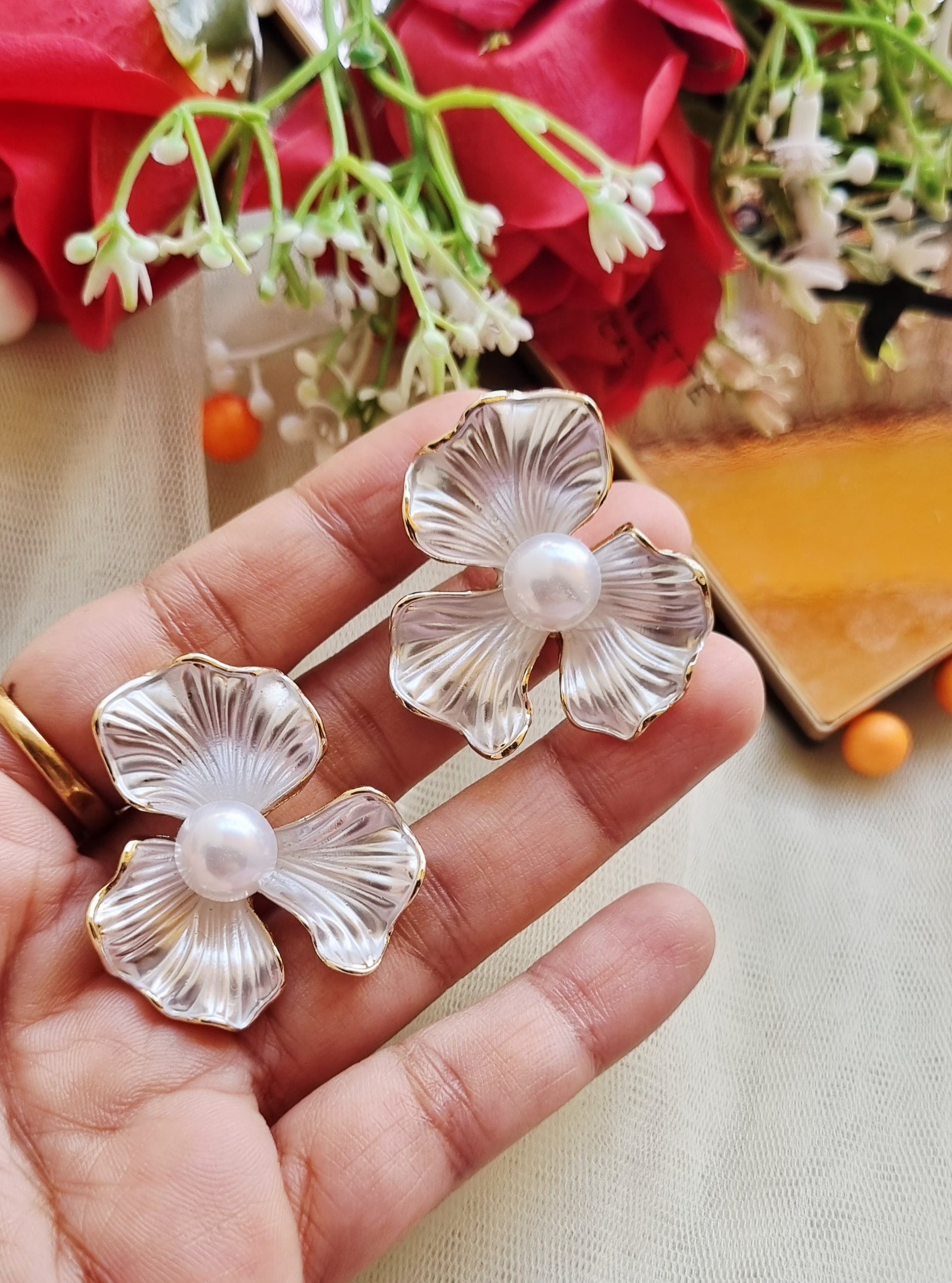 Floral pearl Earrings