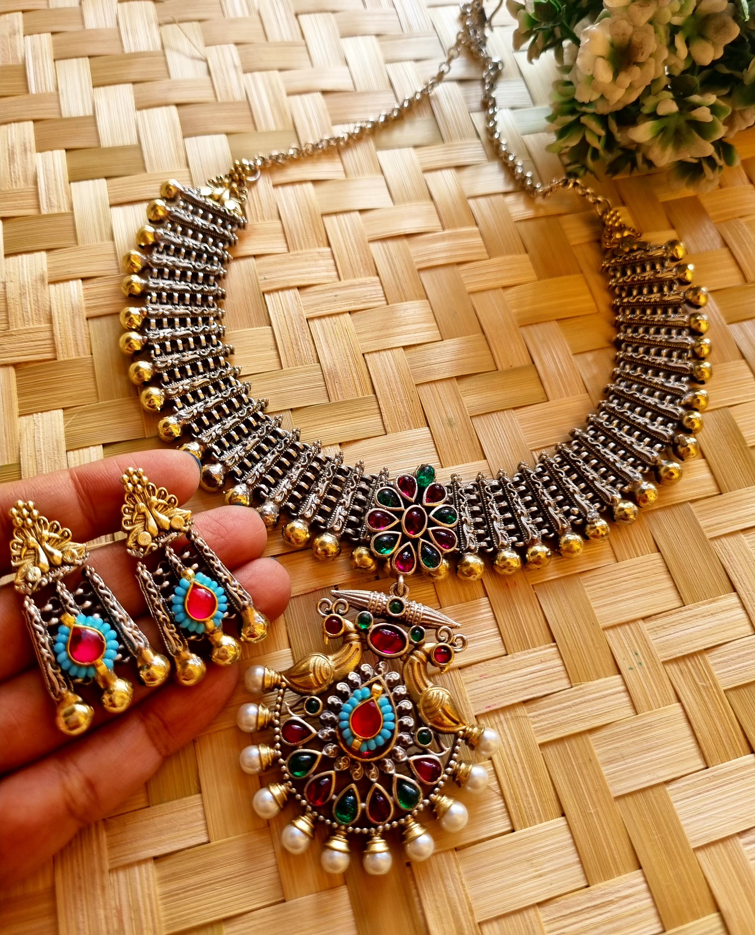 Mrinalini Necklace Set