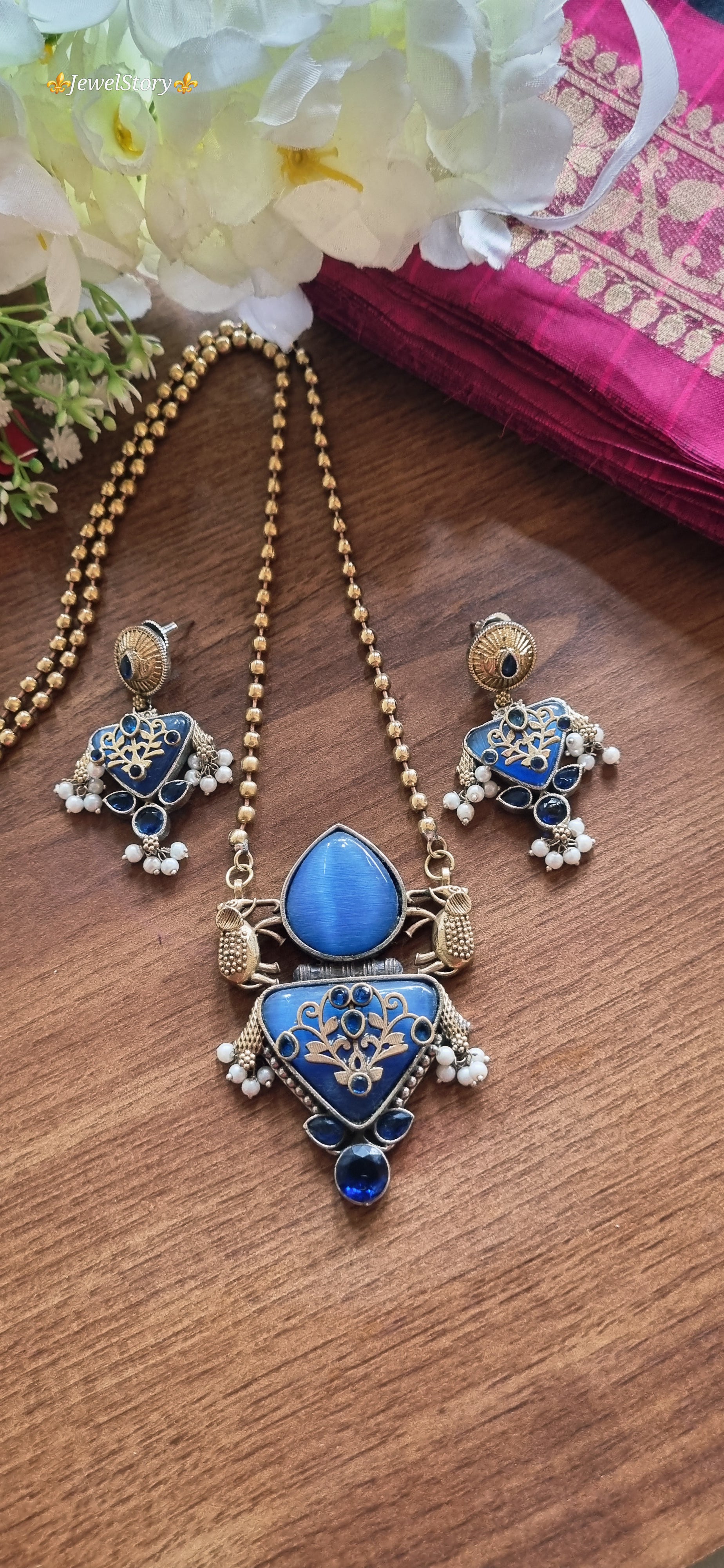 Kumbhi Pendant Set