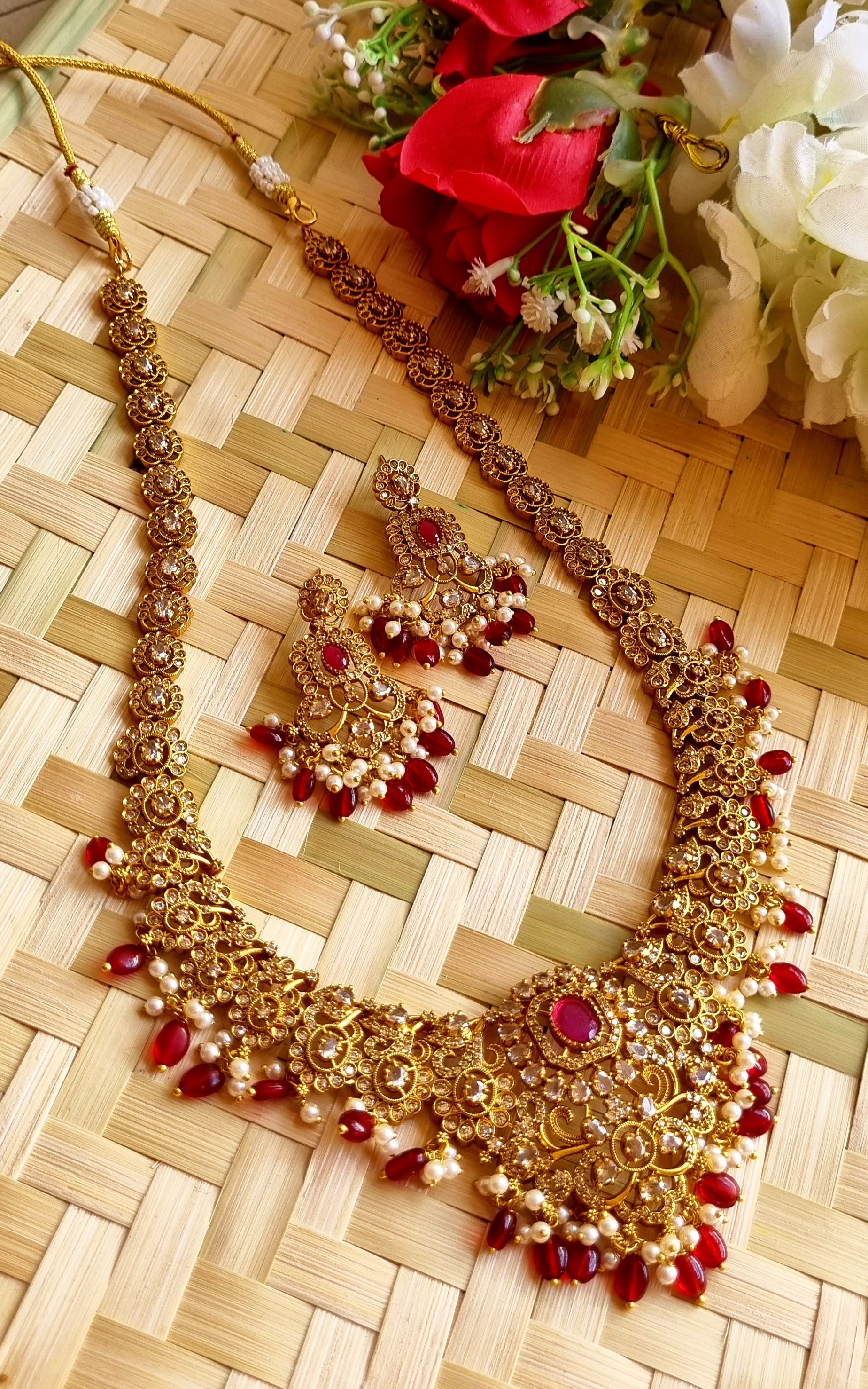 Naaz Necklace Set