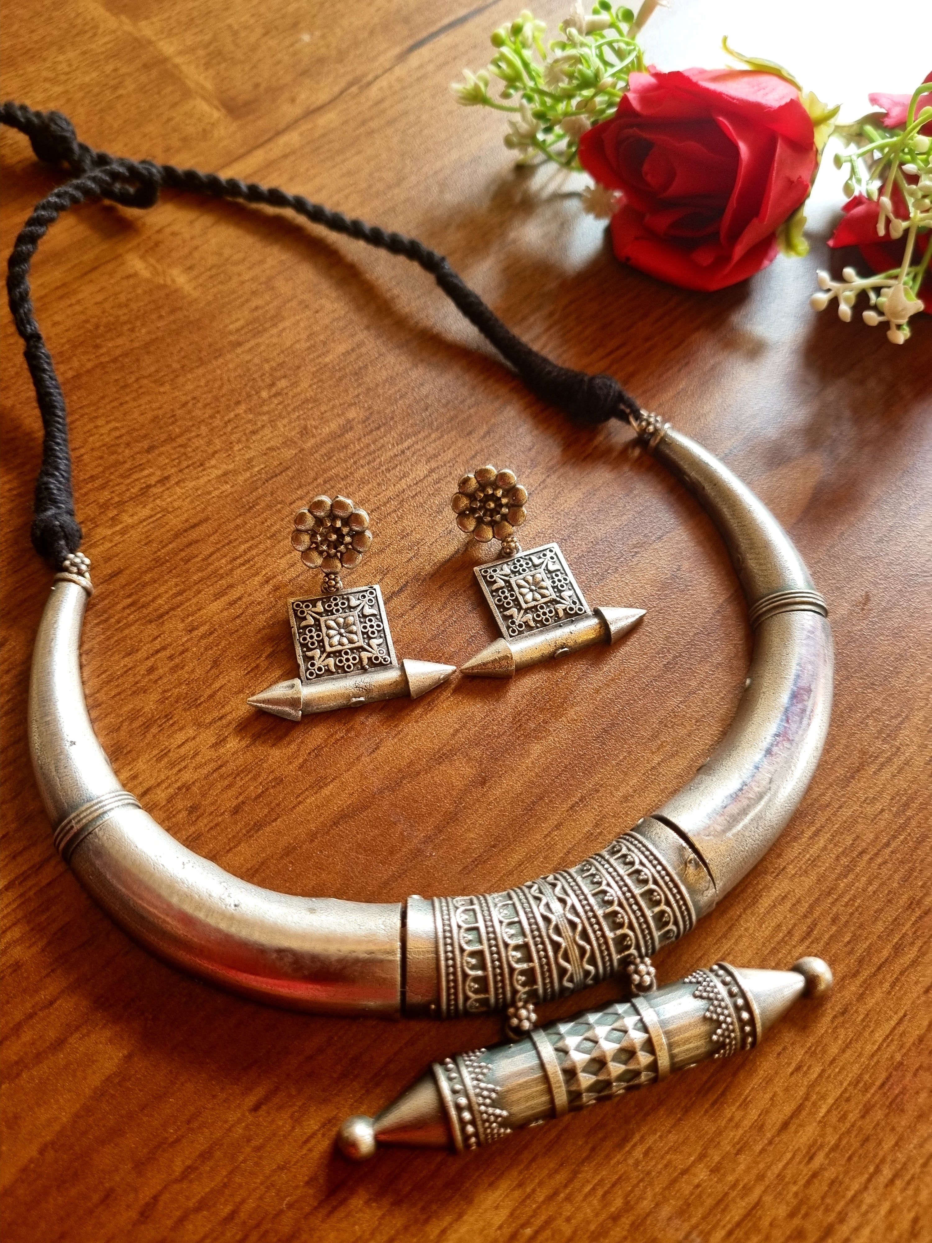 Tribal Hasuli Set (Silver)