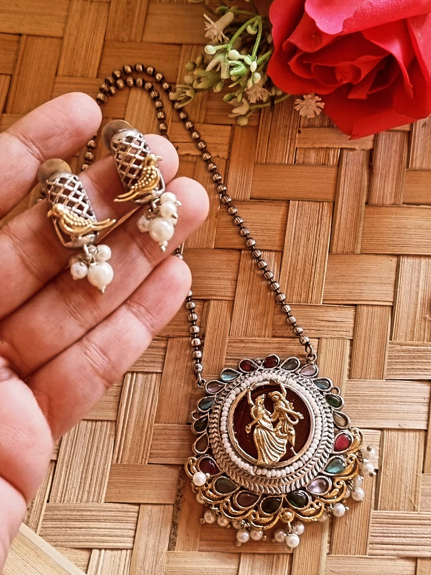 Nritya Pendant Set