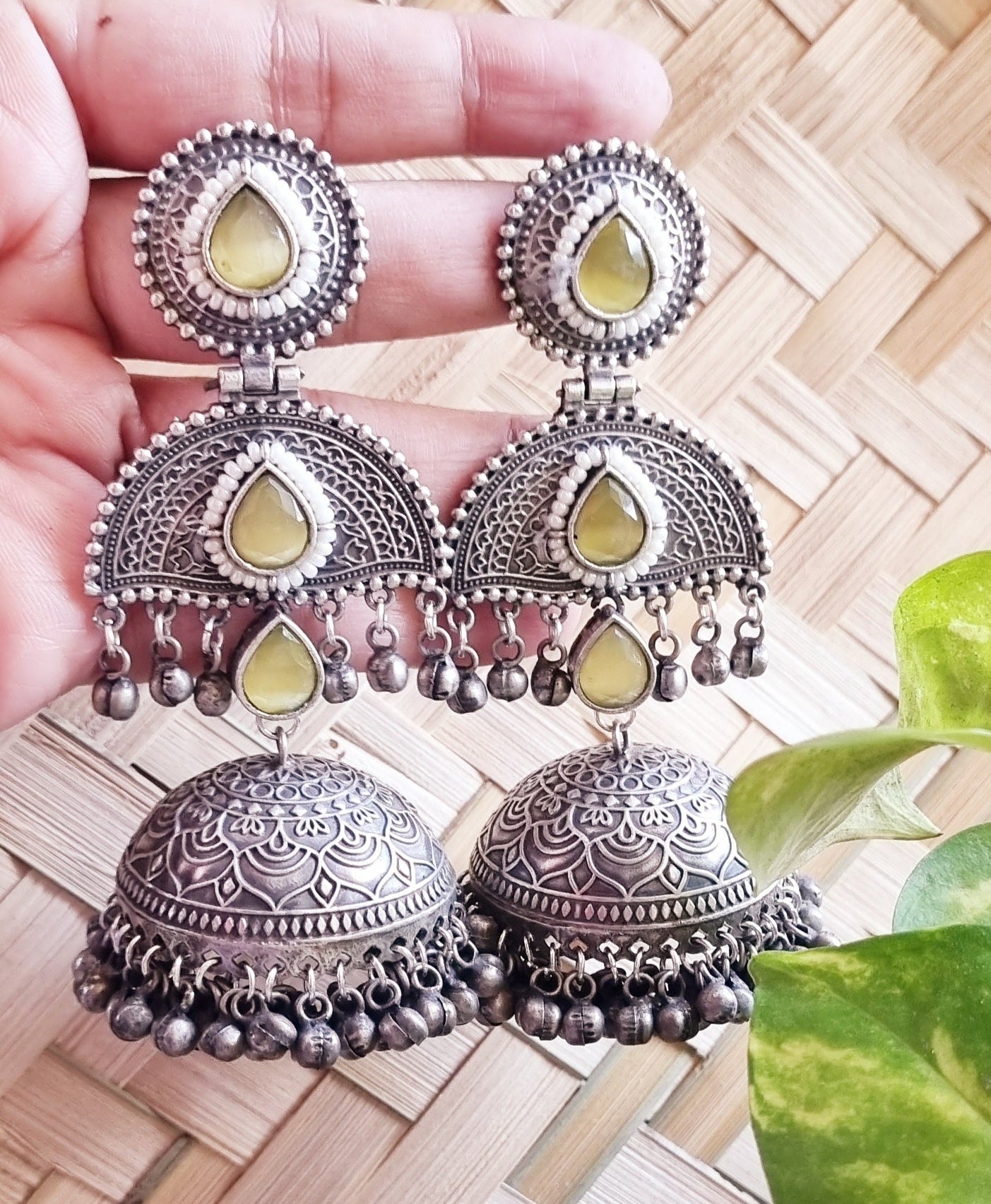 Suhasni Jhumka